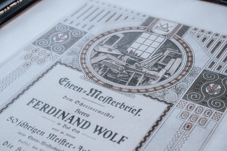 Historie Möbel Wolf - Meisterbrief Ferdinand Wolf